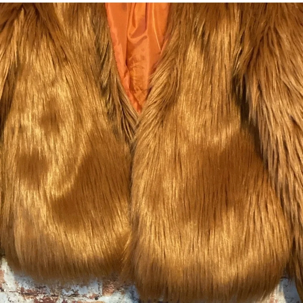 Charlotte Russe Faux Fur Coat in Rusty Brown orange. Size m - Picture 4 of 6